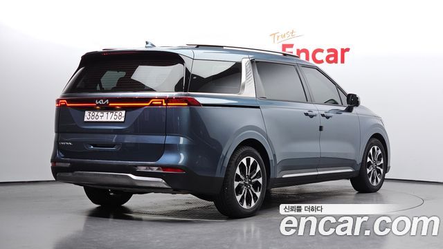 Kia Canival 2022 — photo 2