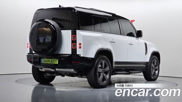 Land Rover Defender 2026 — photo 2