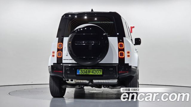 Land Rover Defender 2026 — photo 4