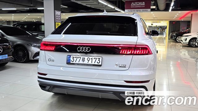 Audi Q8 2021 — photo 7