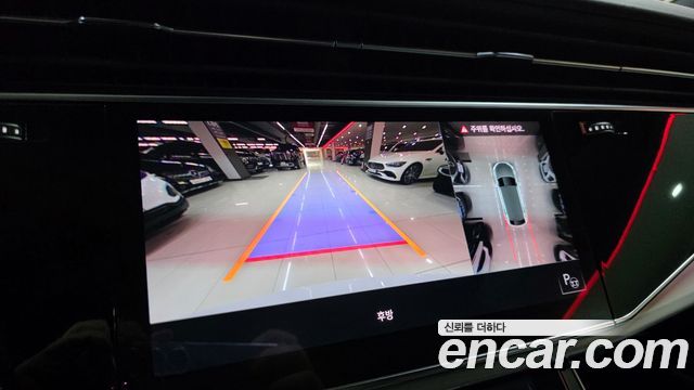 Audi Q8 2021 — photo 14