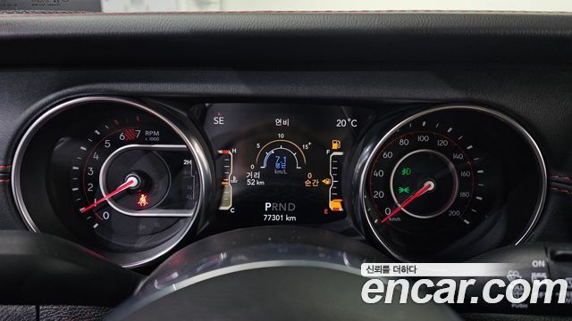 Jeep Wrangler 2020 — photo 11