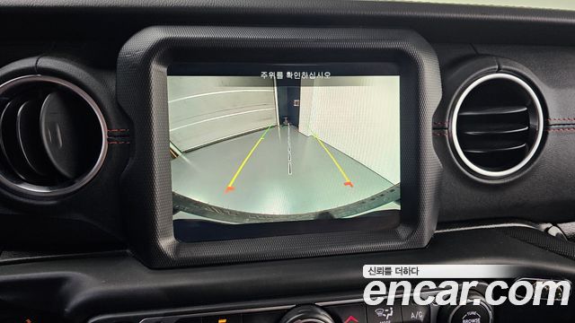 Jeep Wrangler 2020 — photo 21