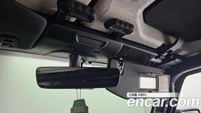 Jeep Wrangler 2020 — photo 24