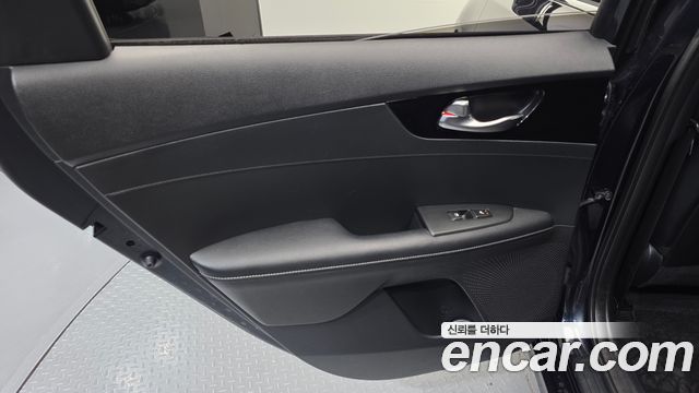 Kia K3 2022 — photo 15