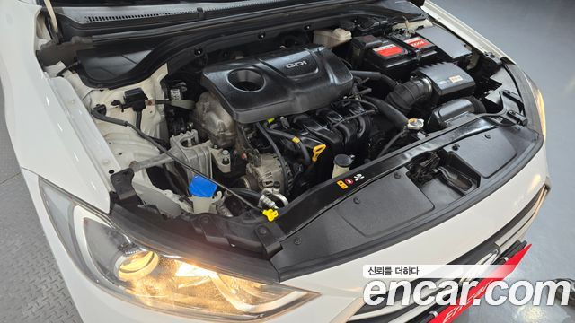 Hyundai AVANTE 2017 — photo 6