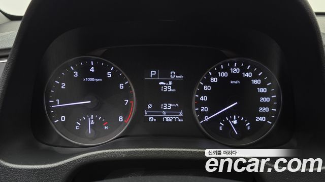 Hyundai AVANTE 2017 — photo 8
