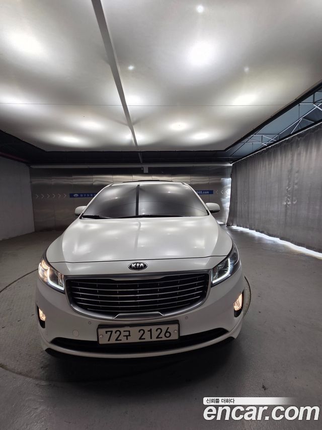 Kia Canival 2015 — photo 3