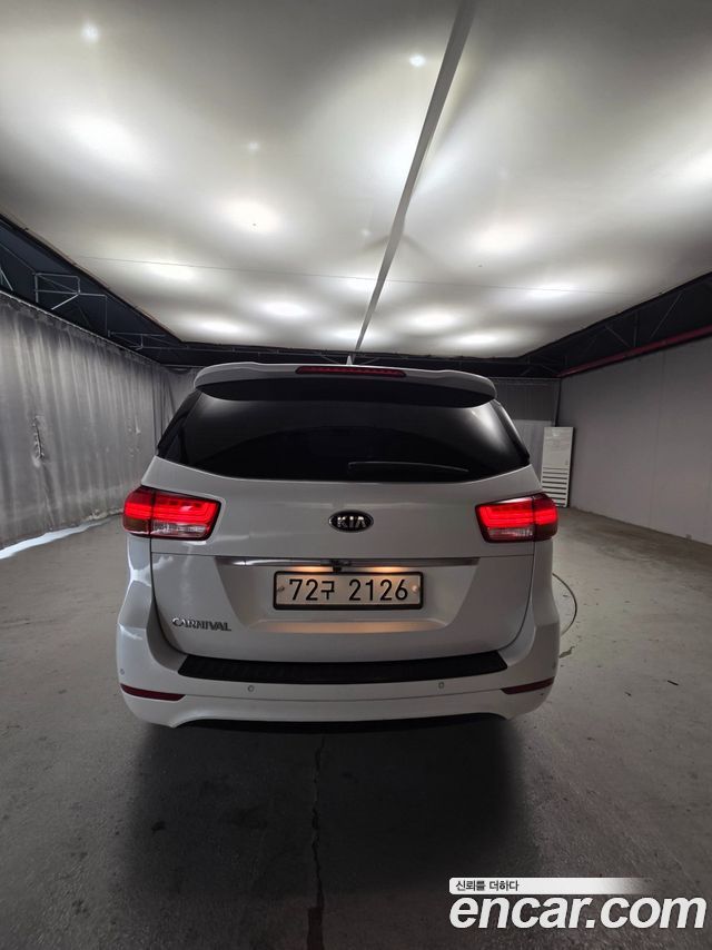Kia Canival 2015 — photo 4