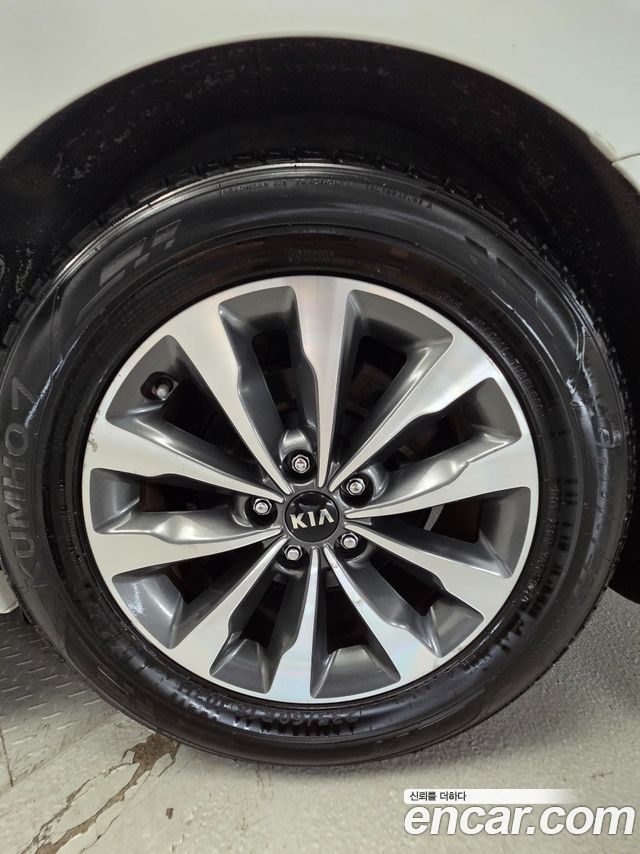 Kia Canival 2015 — photo 5
