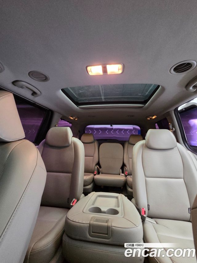 Kia Canival 2015 — photo 7