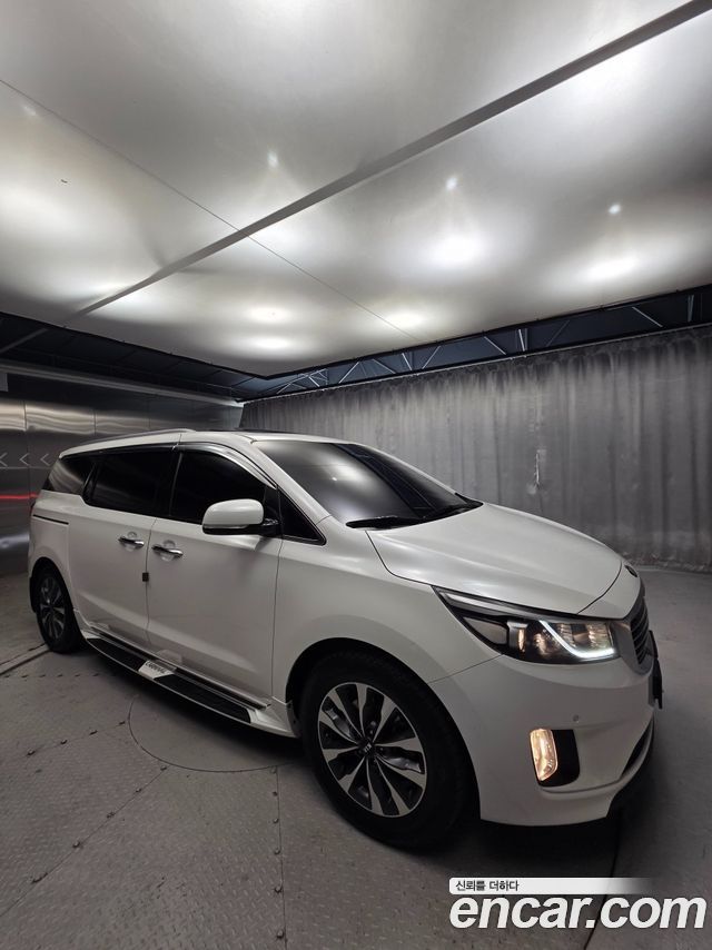 Kia Canival 2015 — photo 10