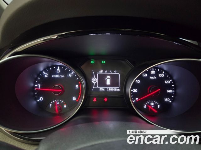 Kia Canival 2015 — photo 15