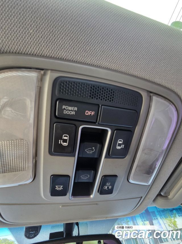 Kia Canival 2015 — photo 19