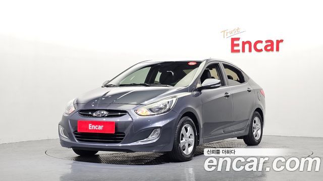 Hyundai Accent 2012 — photo 1