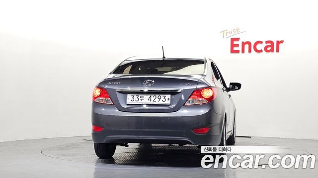 Hyundai Accent 2012 — photo 4