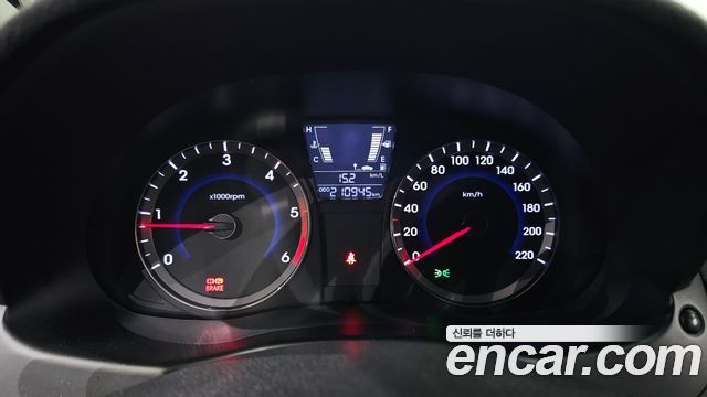 Hyundai Accent 2012 — photo 8