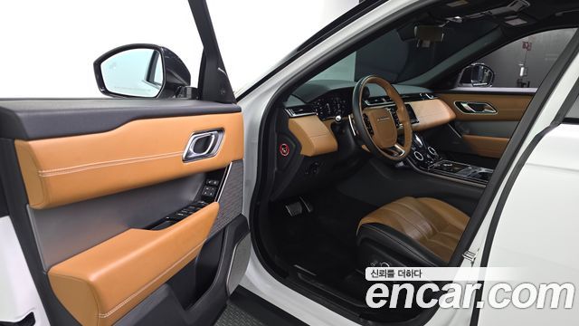Land Rover Range Rover Velar 2019 — photo 13