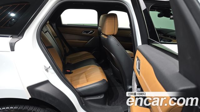 Land Rover Range Rover Velar 2019 — photo 18