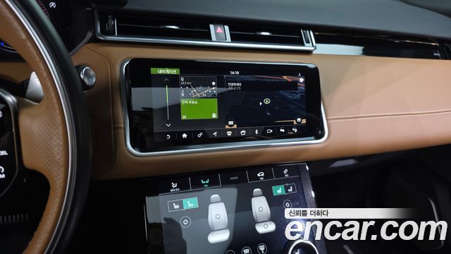 Land Rover Range Rover Velar 2019 — photo 20