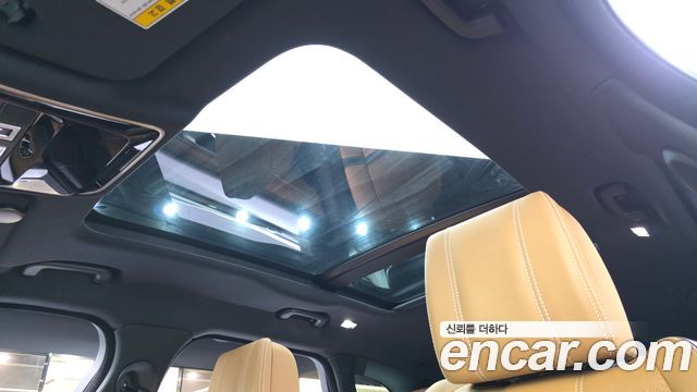 Land Rover Range Rover Velar 2019 — photo 25