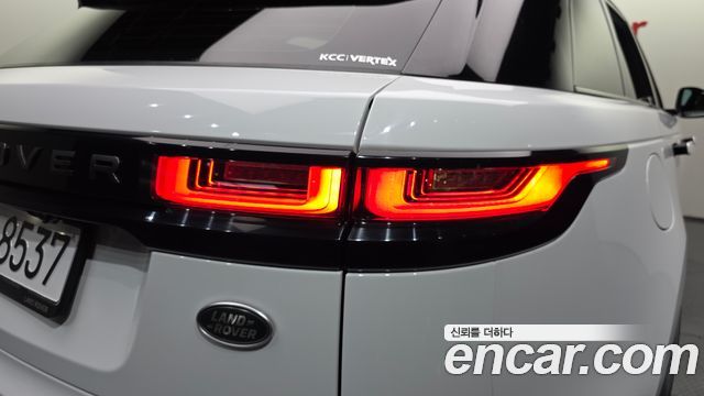 Land Rover Range Rover Velar 2019 — photo 9