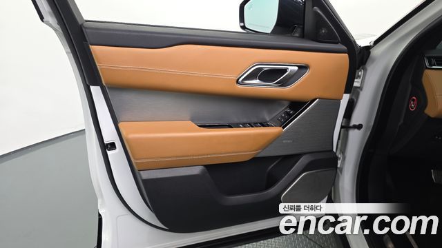 Land Rover Range Rover Velar 2019 — photo 14