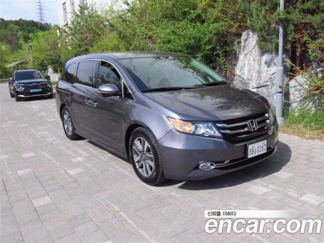 Honda Odyssey 2016 — photo 2