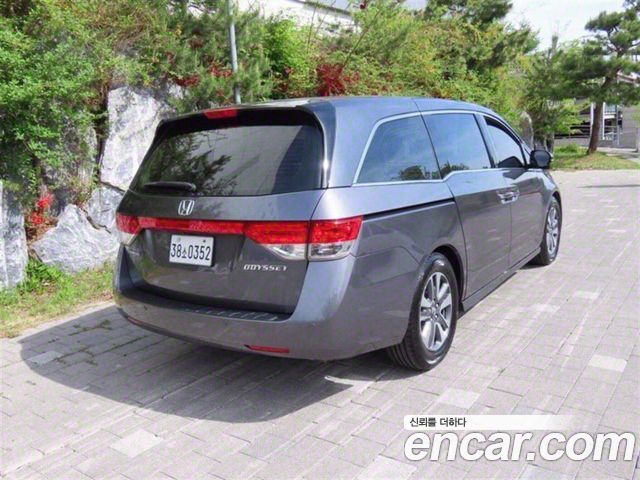 Honda Odyssey 2016 — photo 3