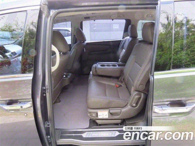 Honda Odyssey 2016 — photo 13