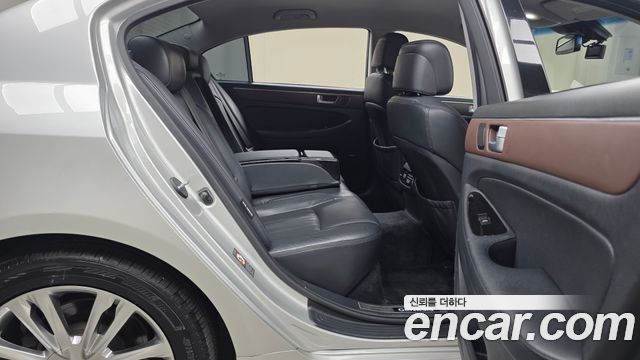 Hyundai Genesis 2012 — photo 17