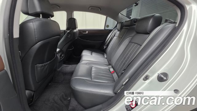 Hyundai Genesis 2012 — photo 18