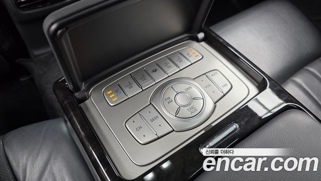 Hyundai Genesis 2012 — photo 23