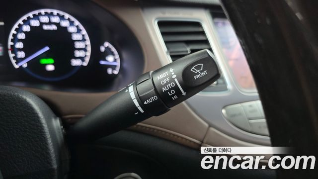Hyundai Genesis 2012 — photo 26