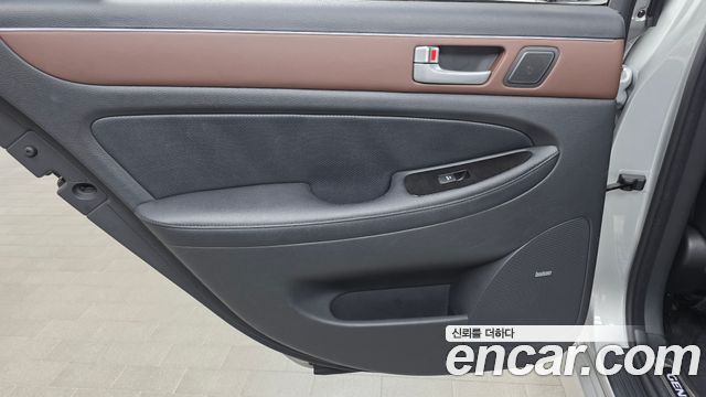 Hyundai Genesis 2012 — photo 15