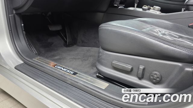 Hyundai Genesis 2012 — photo 29