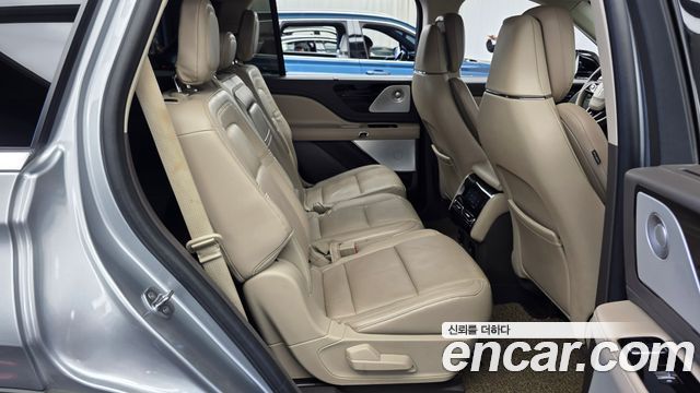 Lincoln Aviator 2021 — photo 18