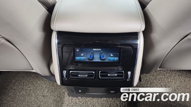Lincoln Aviator 2021 — photo 24