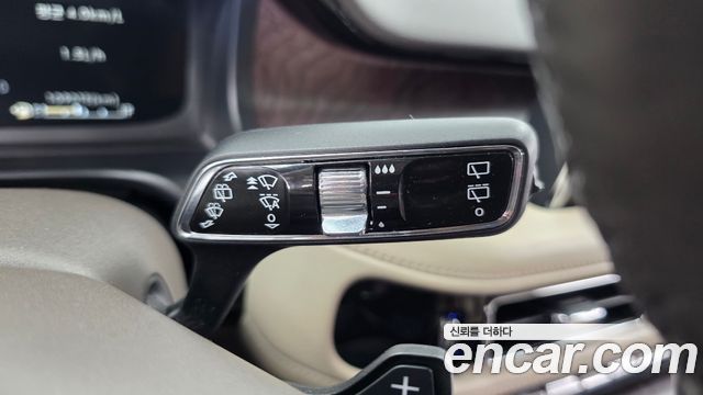 Lincoln Aviator 2021 — photo 27