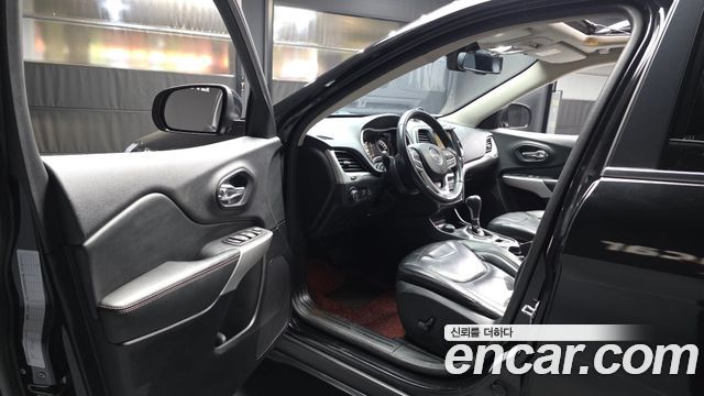 Jeep Cherokee 2017 — photo 13
