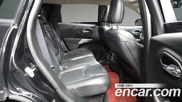 Jeep Cherokee 2017 — photo 18