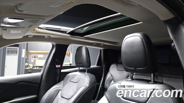 Jeep Cherokee 2017 — photo 24