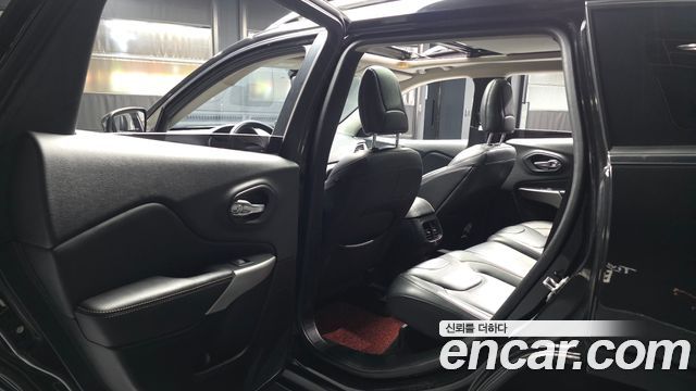 Jeep Cherokee 2017 — photo 16