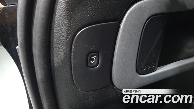 Jeep Cherokee 2017 — photo 34
