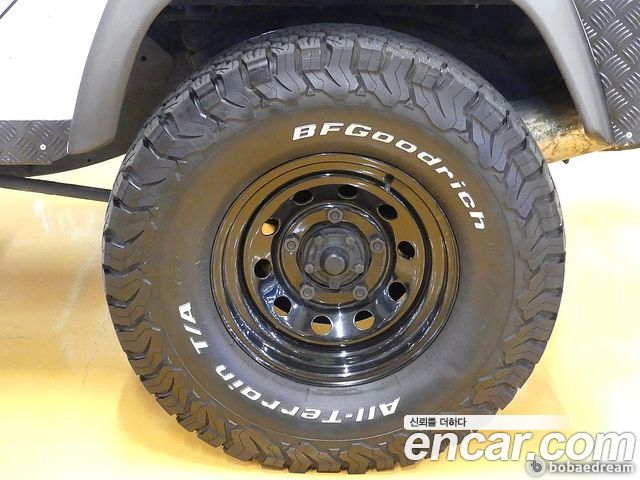 Land Rover Defender 2012 — photo 5