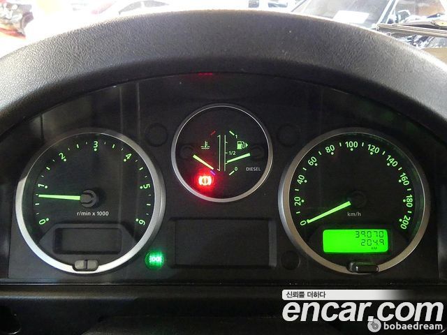 Land Rover Defender 2012 — photo 8