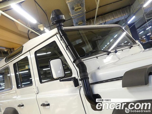 Land Rover Defender 2012 — photo 15