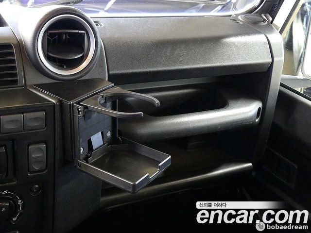 Land Rover Defender 2012 — photo 17