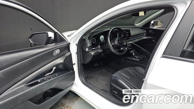 Hyundai AVANTE 2023 — photo 13