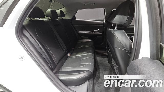 Hyundai AVANTE 2023 — photo 17